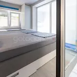 Modern Duplex Studio Tommy